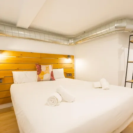 Modern Duplex 2b 2bath Historic Centre *