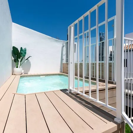 Modern Duplex 2b 2bath Historic Centre *
