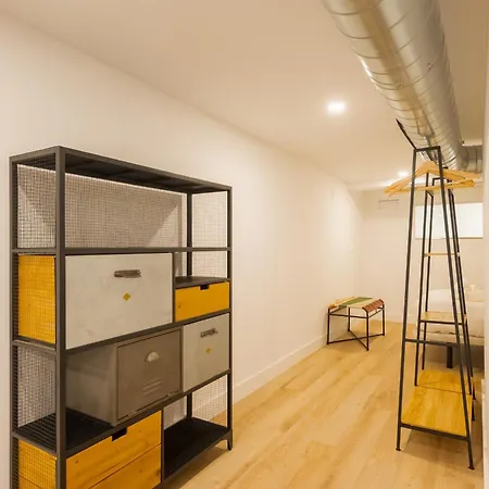 Modern Duplex 2b 2bath Historic Centre Apartment
