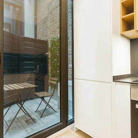 Modern Duplex 2b 2bath Historic Centre Apartment