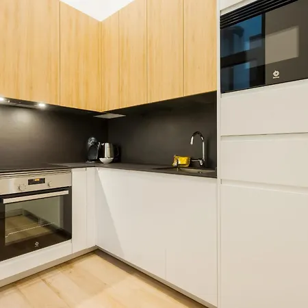 Modern Duplex 2b 2bath Historic Centre Apartment